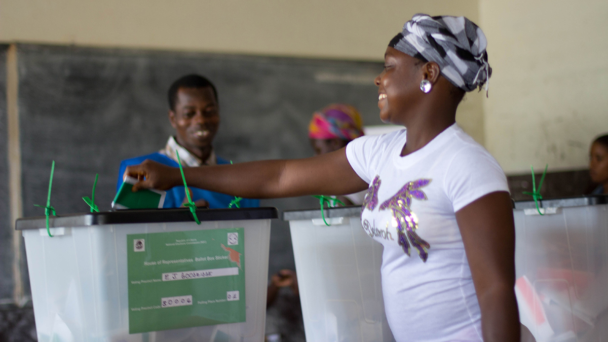 Building Democracy: An Historic Transition in Liberia With a Helping ...